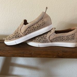 Caslon Slip-On Loafers size 9